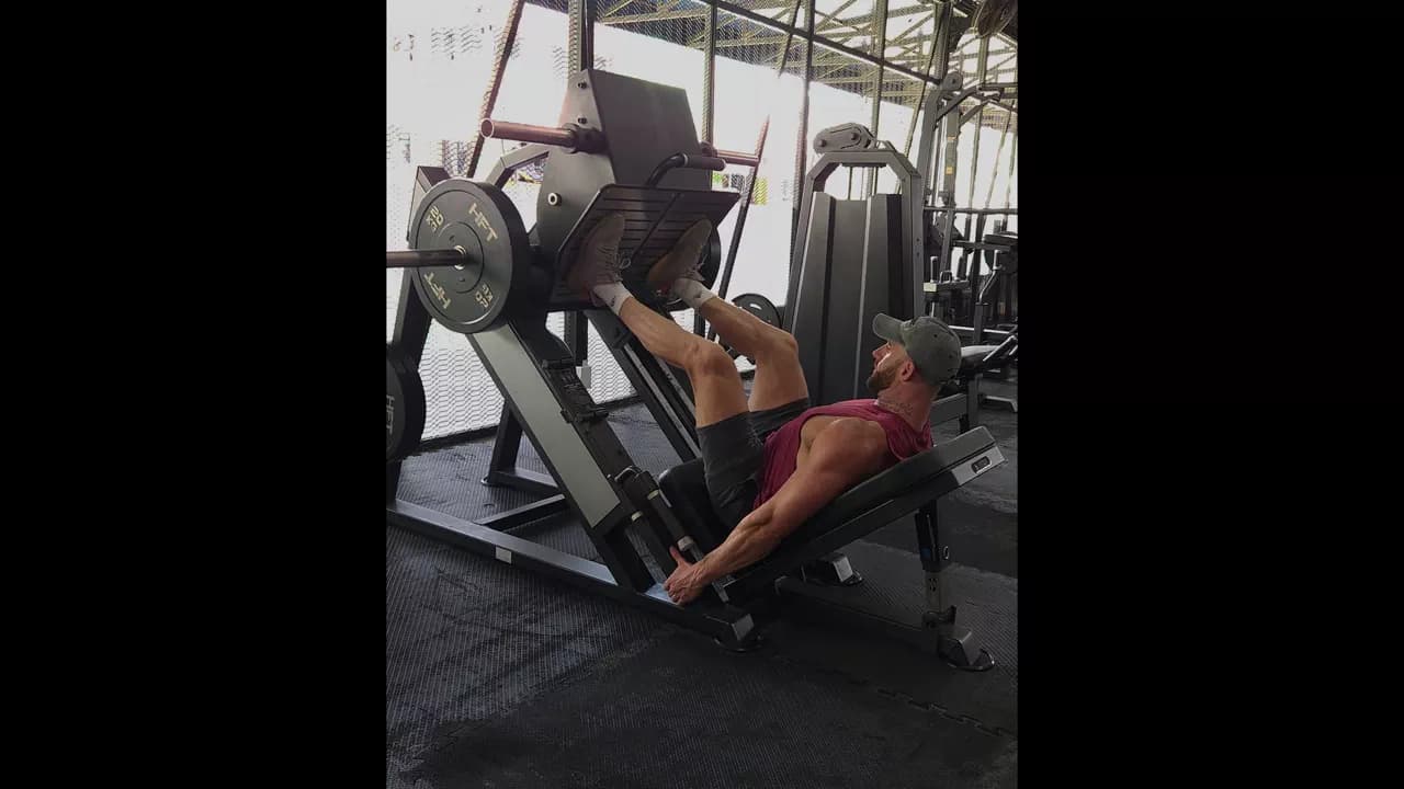 Iso-Lateral Leg Press exercise