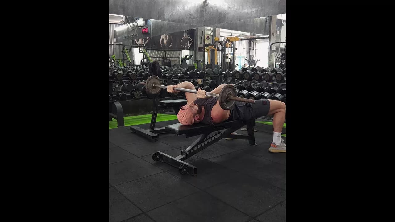 Skullcrusher exercise