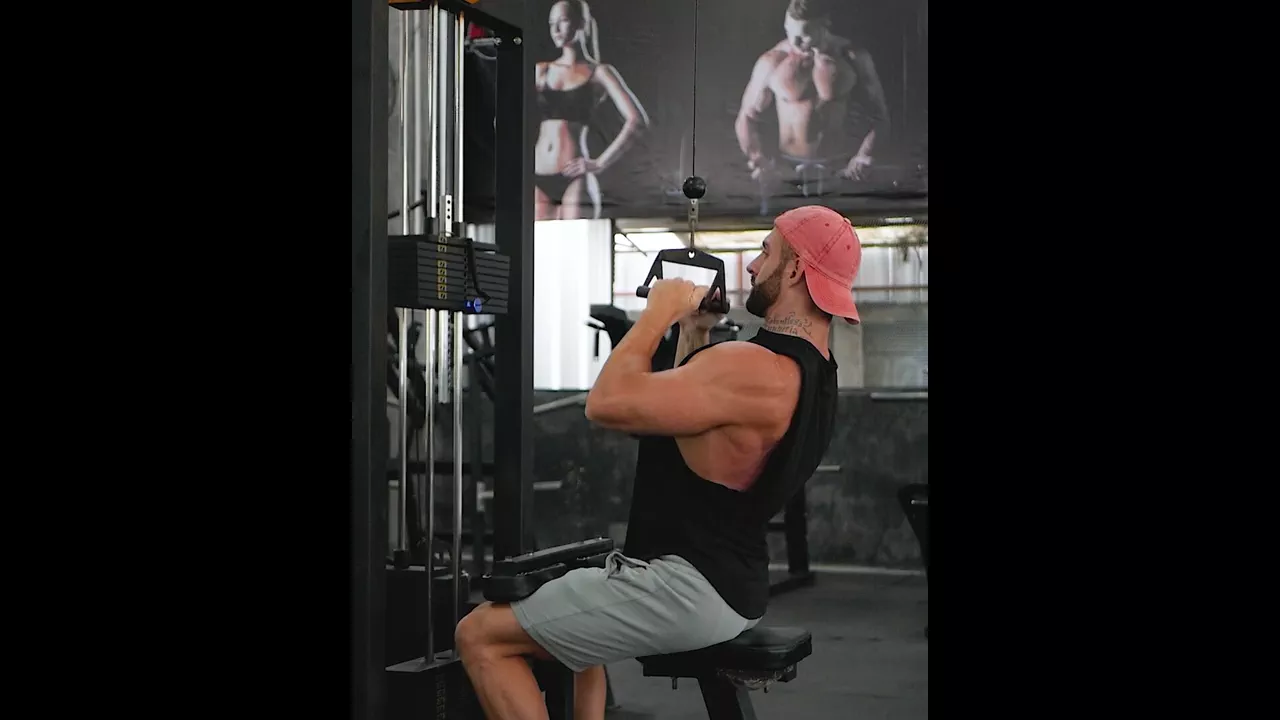 Close-Grip Pulldown exercise